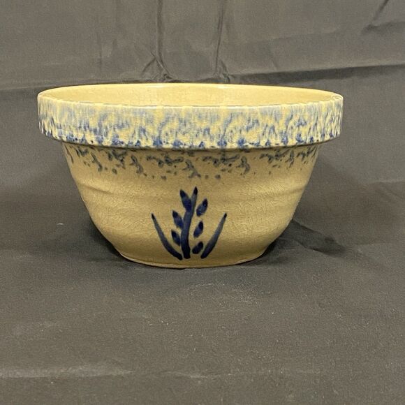 Robinson Ransbottom Other - vintage robinson ransbottom mixing bowl RRP Co. blue spongeware rim blue wheat